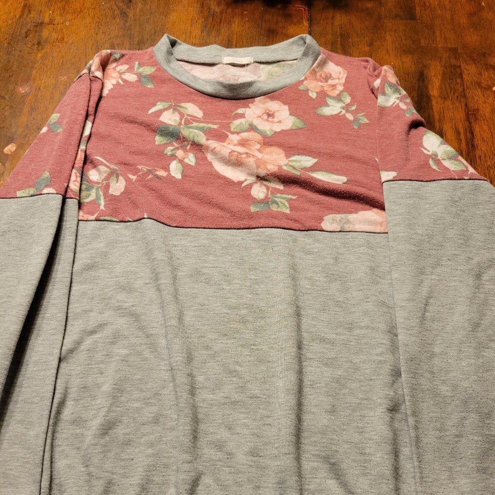 Two-Toned Long Sleeve Sweatshirt